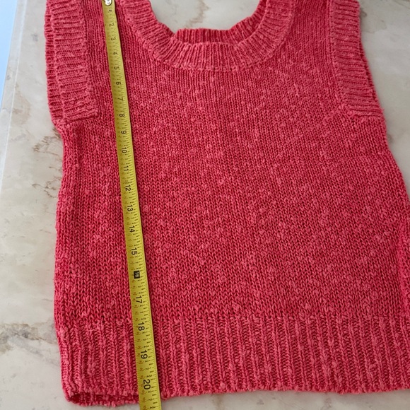 2 sweaters - Picture 10 of 10